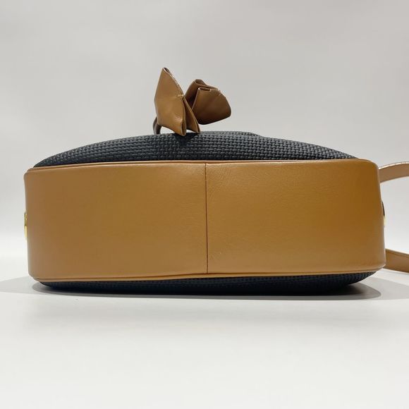 Prada Drawstring Vitello Dino Bucket 2Way Shoulder Bag Black - Picture 4 of 15